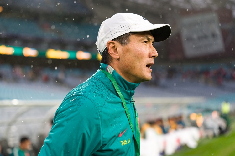 bob半岛体育app下载-体坛：国足约战泰国朝鲜存疑问 为何热身意大利几无可能